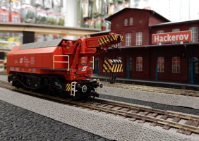 H0 CRANES AND SPECIAL MACHINES AND WAGONS