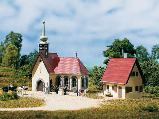 Dorfkirche mit Pfarrhaus N-Auhagen 14461
